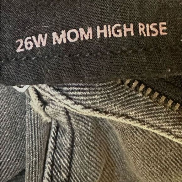 BDG light grey mom high rise jeans - Picture 7 of 8